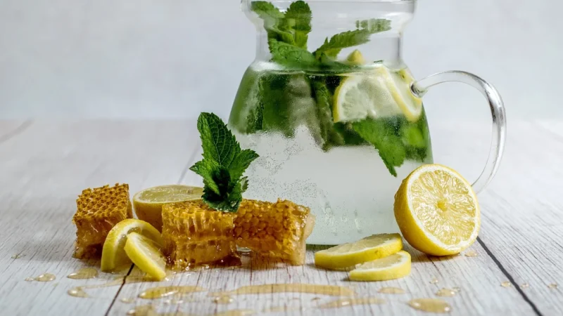 Domowe lemoniady: Najlepsze kombinacje smakowe